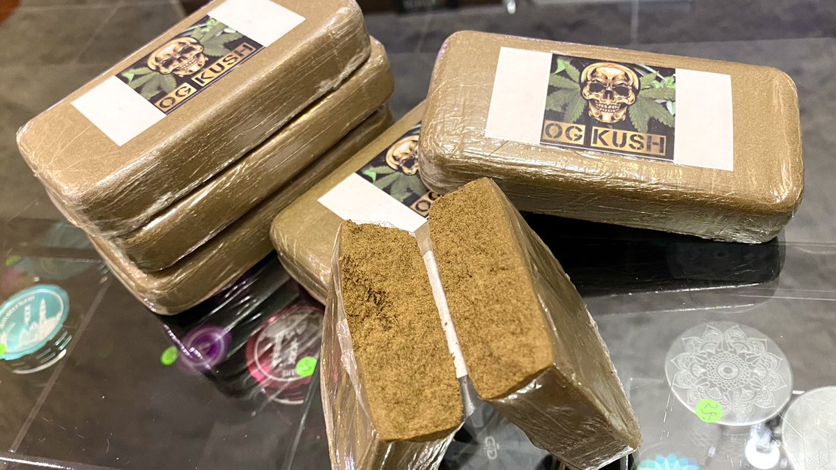 Smoke_from_the's tweet photo. À venir prochainement - le pollen cbd Premium OG Kush indoor en plaquette 50 et 100 grammes - subtile et intense made in Swiss 🔥🔥

#pollen  #hash #cbd #ogkush #ogkushcbd #smokeweed #bong #smoke #premium #ogkushstory #goodnight https://t.co/zcjviLuQQr