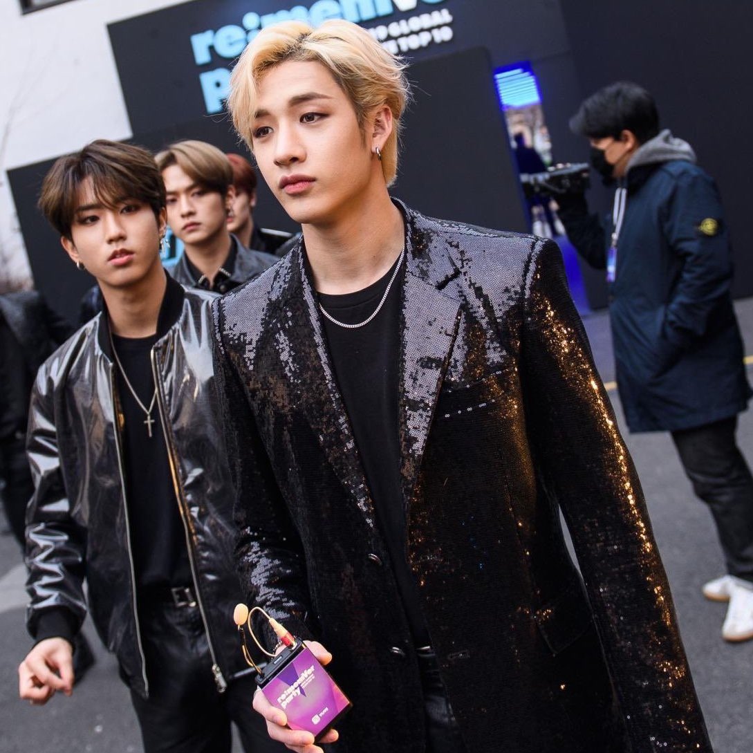 superior bang chan looks: a thread