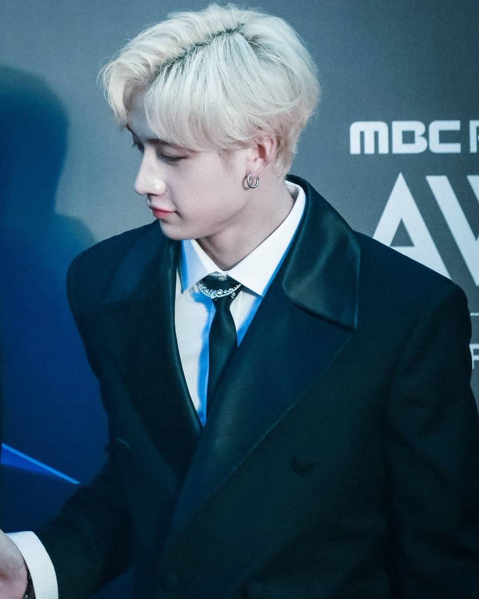 superior bang chan looks: a thread