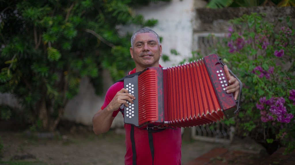 MarcelaDavilaM's tweet photo. ¡Que suene la caja, la guacharaca y el acordeón! 🎶🤗 Este fin de semana, desde Juan de Acosta, el Festival Vallenato Cóndor Legendario 🦅 cierra con broche de oro la ruta musical de #AtlánticoSuena. Podrás ver todas las competencias por Facebook Live 👉🏼 https://t.co/SAAj9xGtrN. https://t.co/iaezmp6XzG