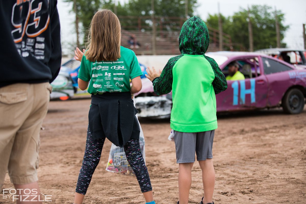 dmcAMain's tweet photo. We love all of our fans. Especially the young ones, they are our future!
Don't forget to sign up for our sweepstakes and you will have a change to bring your family free for a year! 
#FanAppreciation #OurFansAreBetter #PeopleOfAMain #AMainSpeedway
https://t.co/T3gLO62LRX https://t.co/DVbGown2Ql