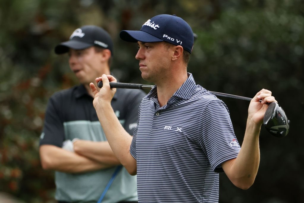 TrackingJT's tweet photo. 🚨HE BURIES IT. CLOSING BIRDIE!🐦

‼️Justin Thomas shoots a second round -3, 69 and shares the lead at 9 under par. What a day of golf, let’s go!🔥 #TheMasters https://t.co/l6JhROezRu