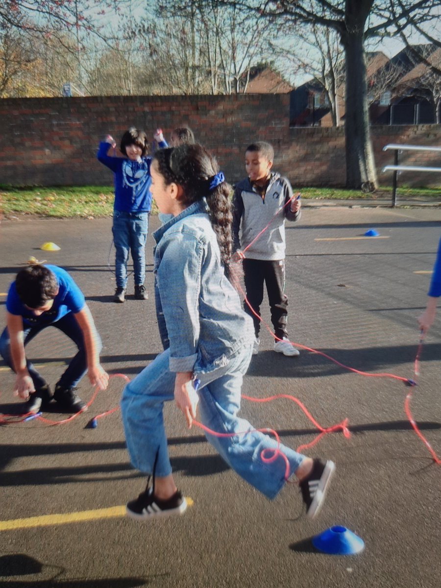 Pye Bank School tweet media