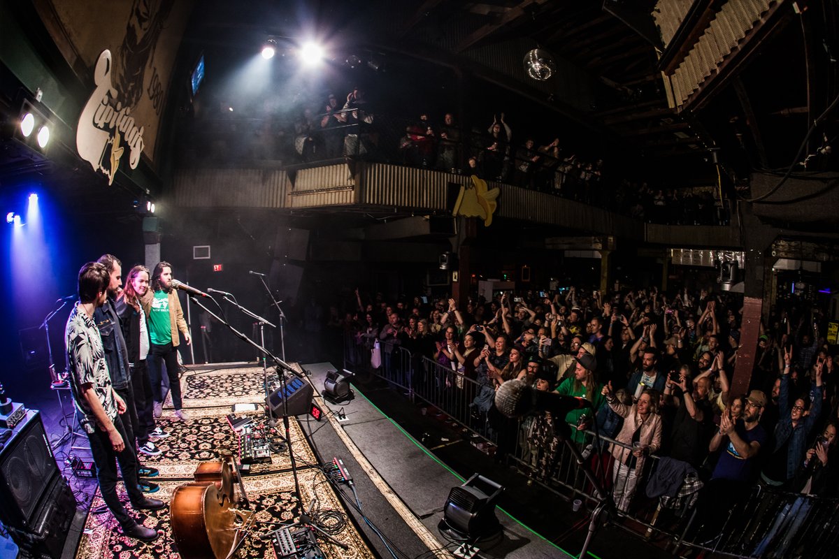Billy Strings (@billystrings) on Twitter photo #SAVETIPS!! Tomorrow 8pm CT tune in to the <a href="/Tipitinas/">𝐓𝐢𝐩𝐢𝐭𝐢𝐧𝐚’𝐬 🍌</a> stream on tipitinas.com and donate if you can. Love you bunches 🍌
📷 <a href="/JFaatz_Photo/">Jesse Faatz</a> #SAVETIPS!! Tomorrow 8pm CT tune in to the <a href="/Tipitinas/">𝐓𝐢𝐩𝐢𝐭𝐢𝐧𝐚’𝐬 🍌</a> stream on tipitinas.com and donate if you can. Love you bunches 🍌
📷 <a href="/JFaatz_Photo/">Jesse Faatz</a>