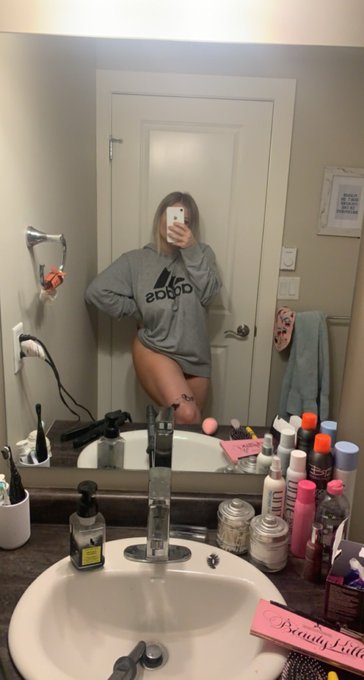 1 pic. I got a tattooooooooo https://t.co/t9EnRuTUGf