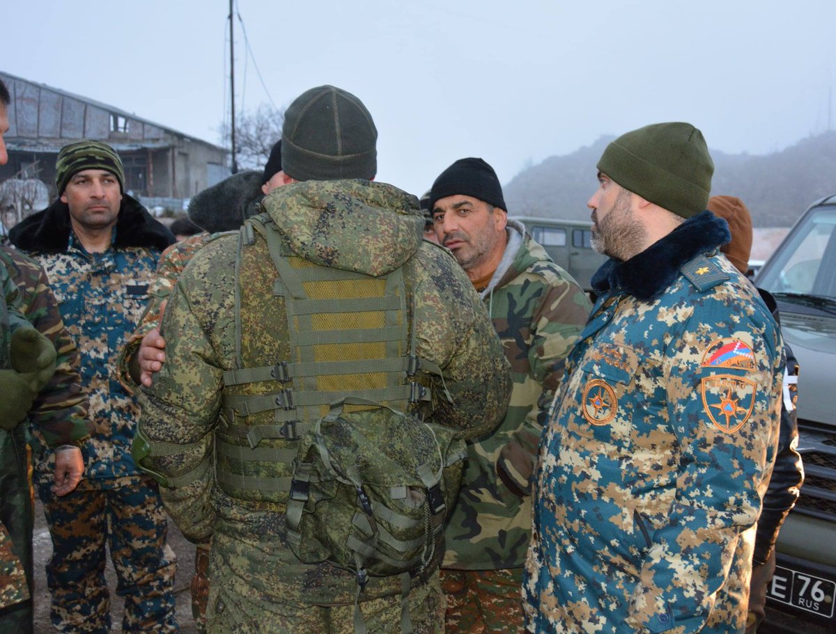 Artak_Beglaryan's tweet photo. Today the search/handover of dead bodies btwn #Artsakh &amp; #Azerbaijan launched with coordination of #Russia peacekeepers &amp; held by @ICRC &amp; #Karabakh Rescue Service.
#Shushi area is the first, others are waiting with multiple bodies.
This #humanitarian  catastrophy should end ASAP. https://t.co/eWaV3Bs9pn