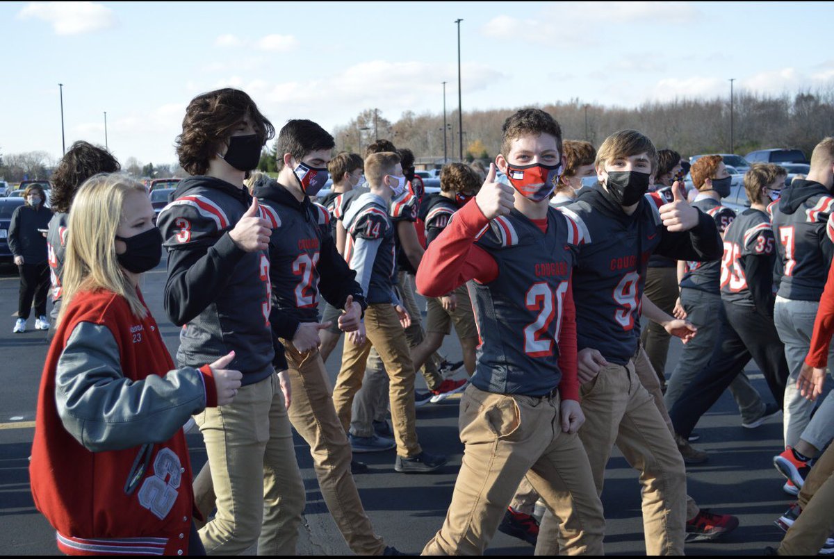 VanWertHS's tweet photo. 🐾🏈LET’S GO COUGARS!!!! #statewalk https://t.co/N8p8Wv1YSG