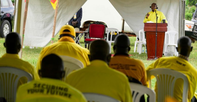 flashuganda's tweet photo. NRM flag bearer @KagutaMuseveni said that Ugandans should be focused on someone's ideas rather than the age. https://t.co/5qDBK4v1iR #SecureYourFuture #VoteIdeasNotAge @brianmixologist @besiandrew @kakayamossy2000 @KatwireMolly @akampa_joel @jordanshirumat2 @ivan_mugabi https://t.co/YuvFtjWkKd