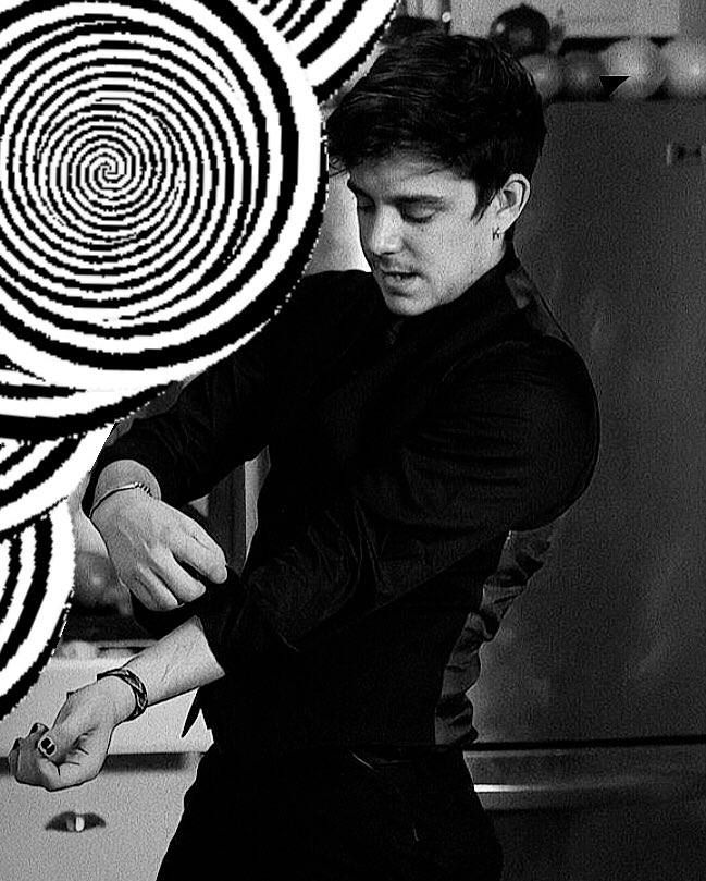 Michaelaax19's tweet photo. @CrankGameplays ⚫️⚪️⚫️ memento mori #UnusAnnusisoverparty https://t.co/d6yI1lyfnN