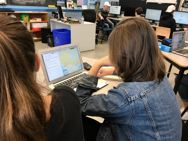 GIS4Teachers's tweet photo. 9/12 There are numerous benefits to students & teachers in connecting with local post-secondary schools for #GISday! We work with #k12, #colleges & #universities in supporting #GIS in #education - we can help make a connection at any time! Email: K12@esri.ca #12waysofGISday https://t.co/D6ueoBIwZo