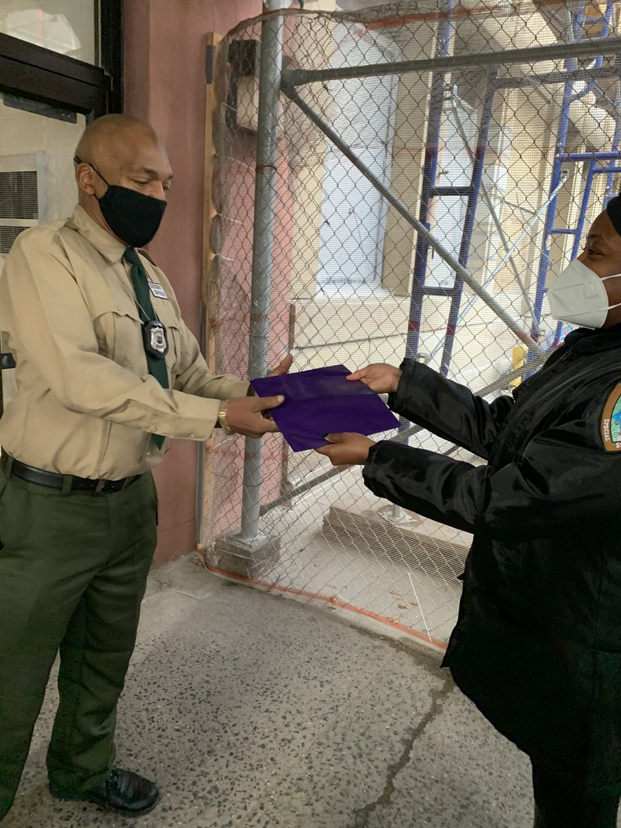 32BJSEIU's tweet photo. We delivered letter’s from leaders in privately managed homeless shelters throughout the city, urging @nyccouncil members to support security officers by co-sponsoring these bills at @StephenLevin33 & @cmlauriecumbo office. #RespectSecurity https://t.co/PSqvQU8AL5