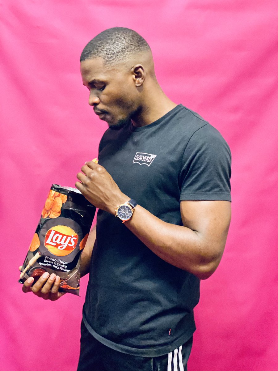 AngaAzz_DJ's tweet photo. Sweet &amp; Smoky American BBQ Flavour is my ultimate favorite 🔥🔥@LaysSouthAfrica https://t.co/q7xqa3T9EM