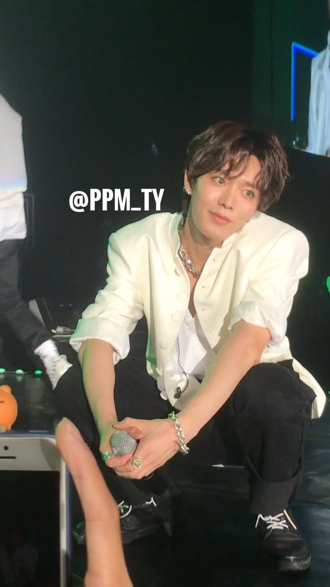 yutasbigballs's tweet photo. fan taken photos of yuta rlly show his beauty on another level https://t.co/ReIk5DW4rM