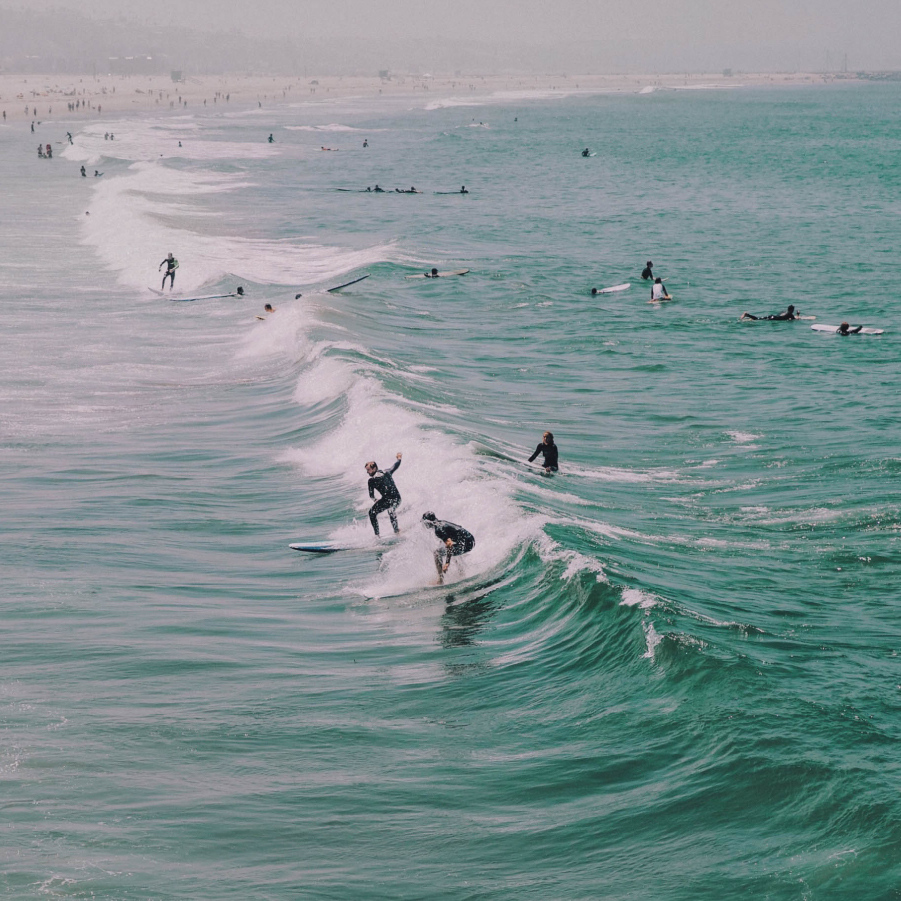 goodbrandsco's tweet photo. Ride the wave into a new weekend. #goodtimes https://t.co/vvk5Z5rsgR