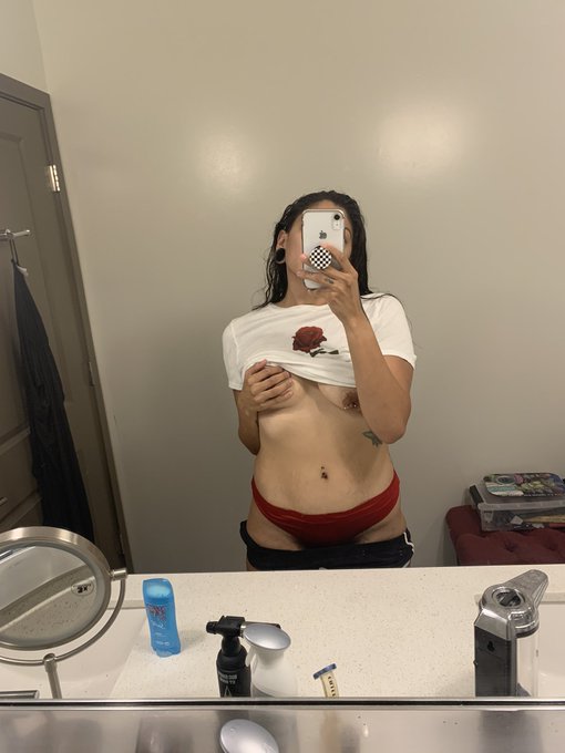 Happy Friday 😼🙀 #ph #dirtykittykatt #tits https://t.co/HGVlthoyWp<a href="/tag/ph"class="tags">#ph</a><a href="/tag/dirtykittykatt"class="tags">#dirtykittykatt</a><a href="/tag/tits"class="tags">#tits</a>