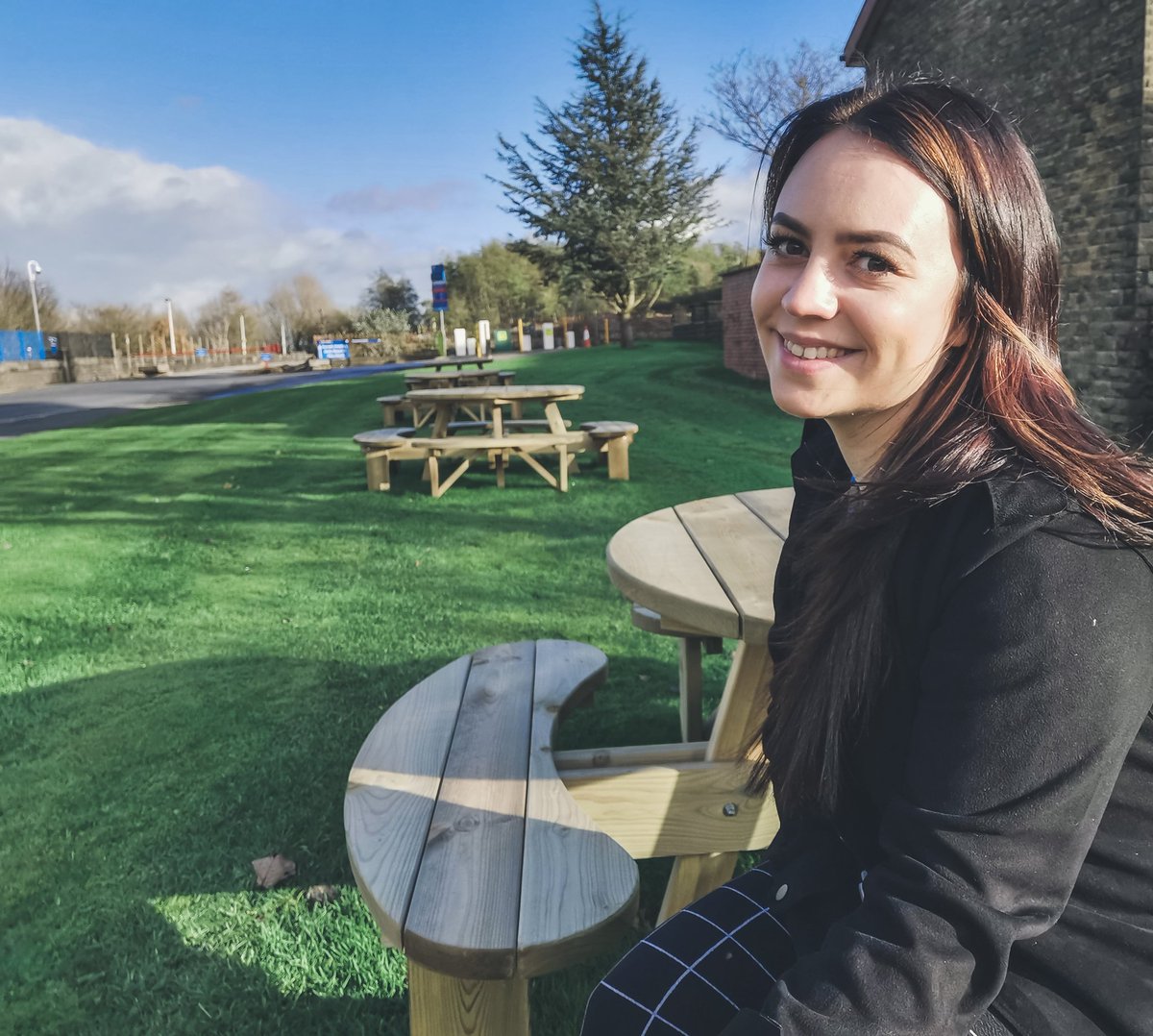 CorrenAlyssa's tweet photo. I took some mask-free time out of the office today at #RBTH. How amazing that we have now these benches provided by our wonderful charity @ELHTandMe! All made possible by the fundraising from @NHSCharities ✨ #wellbeingmatters https://t.co/UuCDJosKRE