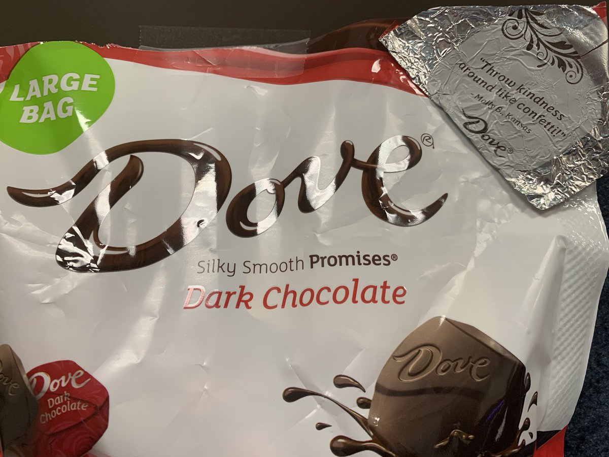 Thank you @tweNurseJen for my notes of appreciation and chocolates. I love the little messages in the wrappers. How fitting for today!  The one I opened says it perfectly!! “Throw kindness around like confetti”.
#twehowl <a href="/TWEHowl/">Tom Wilson Elementary</a> #Purposefullpeople #worldkindnessday