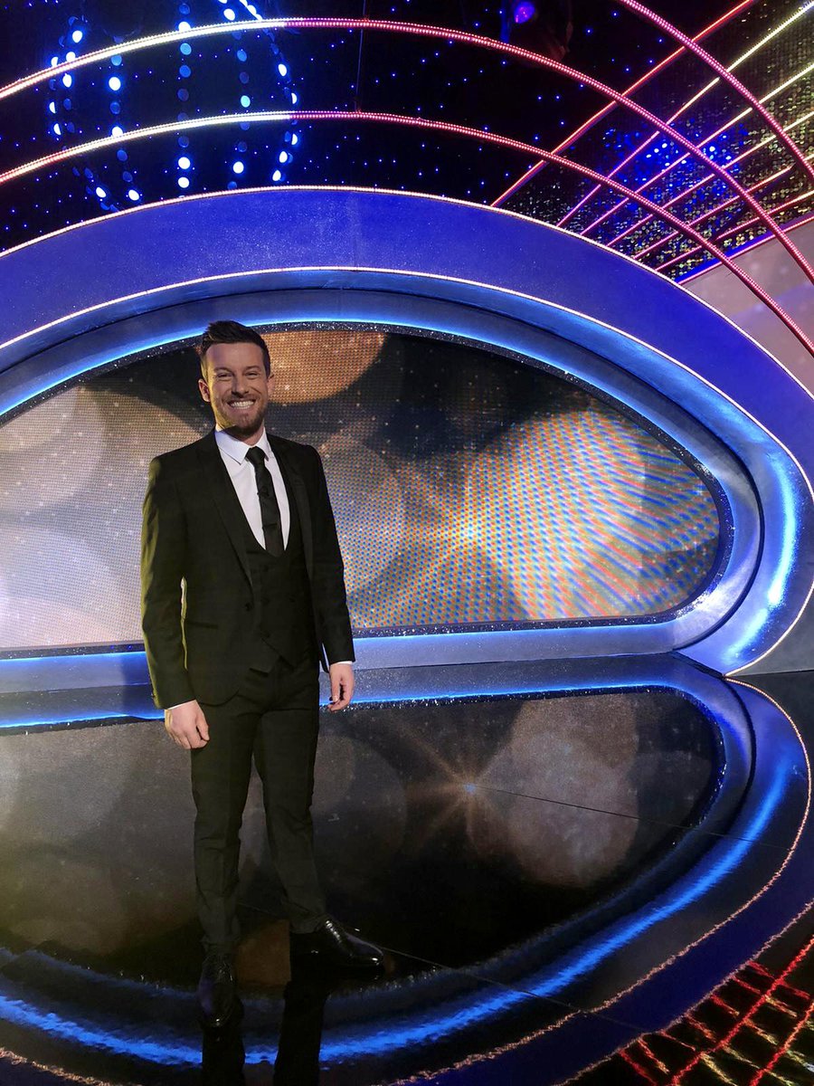 Styled <a href="/IAmChrisRamsey/">Chris Ramsey</a> for tonight’s <a href="/BBCCiN/">BBC Children in Need</a> 🙌🏼🙌🏼💛 

Grooming by @ToriBMakeUp