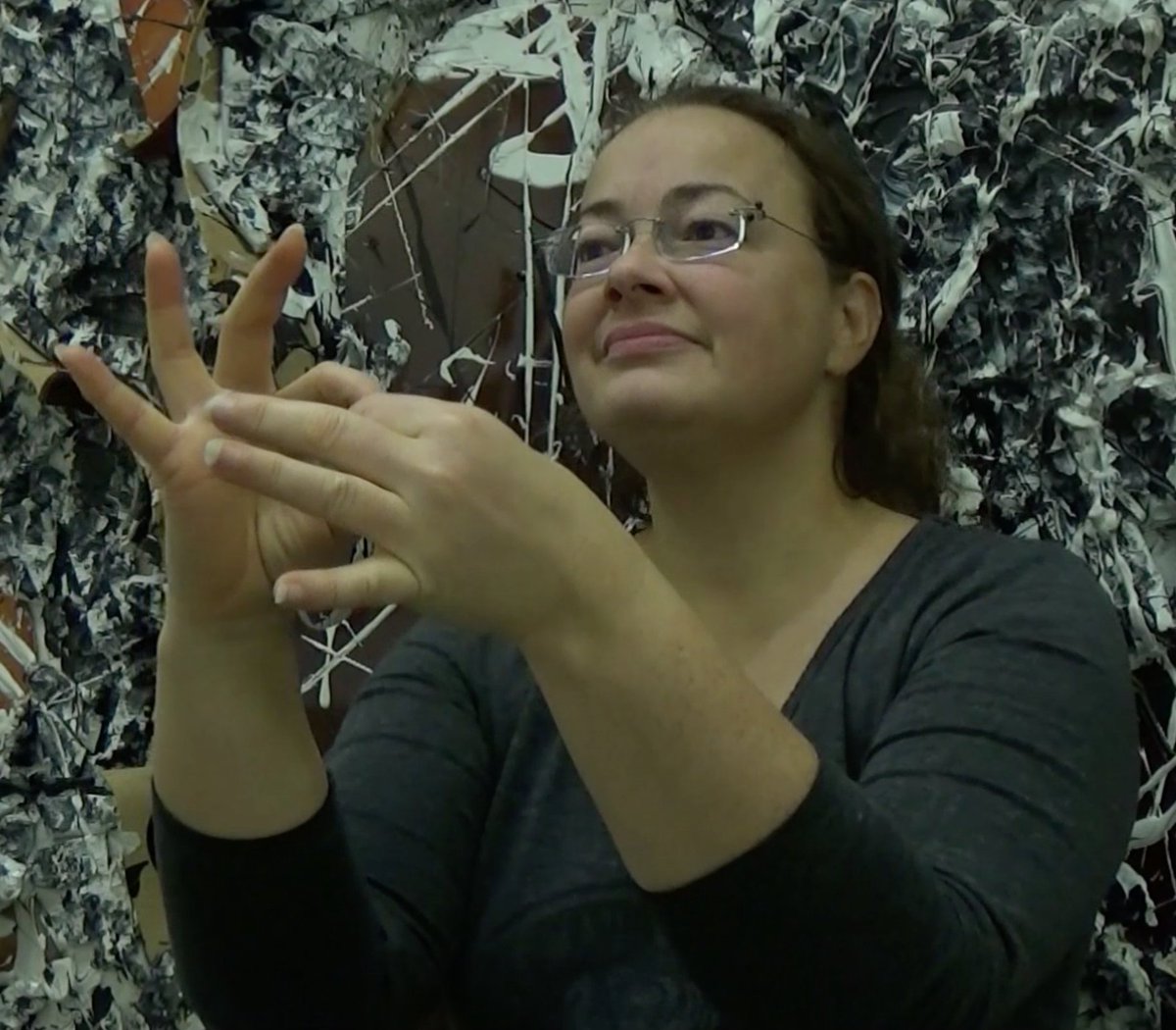 Rendez-vous ce samedi 14 novembre à 19h00 sur nos réseaux sociaux pour une visite en langue des signes de l’exposition “Viva Gino !” #NuitDesMuseeChezNous #CultureChezNous #lesAbattoirs #LSF #Toulouse #Occitanie