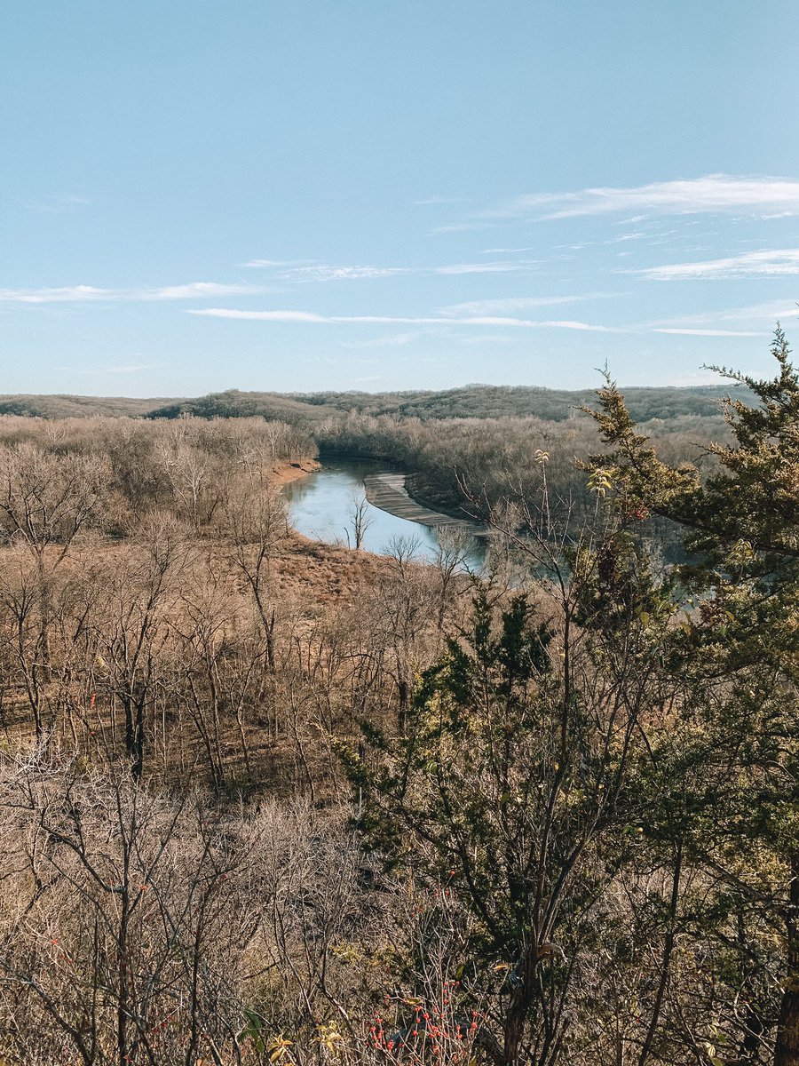 ⚡️DAY 11 OF GRATITUDE SNAPS⚡️ Enjoyed this beautiful weather &amp; went for a hike at castle wood park! #gratitudevp <a href="/RobardsVPHS/">Gerrie Robards</a>