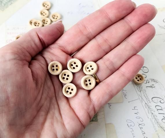 HeartSupplies's tweet image. Wood Buttons SMALL Round wood button natural   12mm  Sewing | Etsy buff.ly/32Hz27o #buttons #woodbuttons #smallbuttons #craft #craftsupplies #knitting #crochet #roundbutton