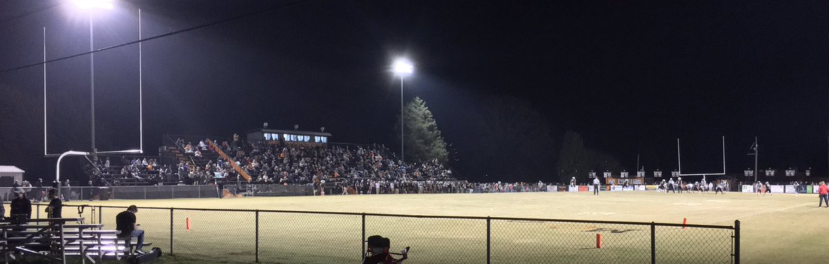 BlevinsSam's tweet photo. Have I ever told you how much I LOVE shooting football here! Truly one of the best environments in the Tri state! @MCHSTigersFB #fnf3 #prepson3 #Decatur #lovemyjob https://t.co/q3O7MhA1co