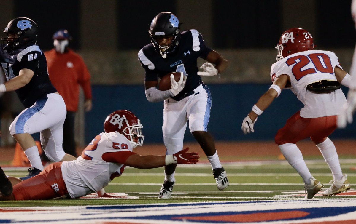 LambieMark's tweet photo. At Irving High School, Chapin leads Bel Air 10-7 in the first. @elpasotimes #txhsfb https://t.co/HtvGhfORdv