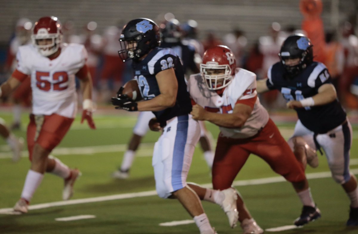 LambieMark's tweet photo. At Irving High School, Chapin leads Bel Air 10-7 in the first. @elpasotimes #txhsfb https://t.co/HtvGhfORdv