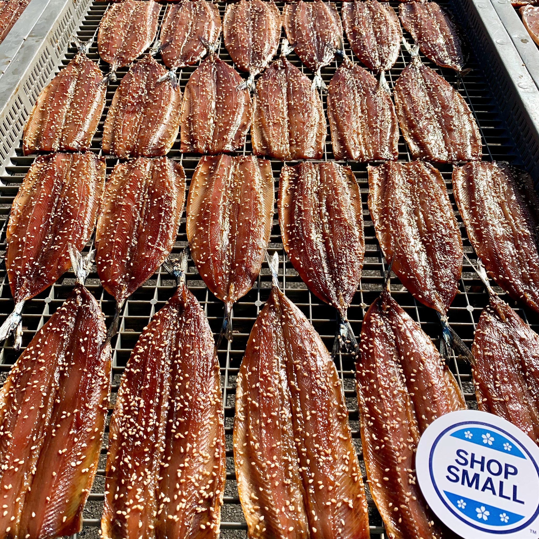 大川魚店 福島県いわき市 11 14 本日 いわき産の生さんまで製造したさんまみりん干しを天日干ししております 生さんまで作る みりん干しはやっぱりいいですね ショップスモールのトートバッグ残りわずかとなっております お早めにご利用下さい 大川 大川魚店 福島県いわき市 11 14 本日 いわき産の生さんまで製造したさんまみりん干しを天日干ししております 生さんまで作る みりん干しはやっぱりいいですね ショップスモールのトートバッグ残りわずかとなっております お早めにご利用下さい 大川