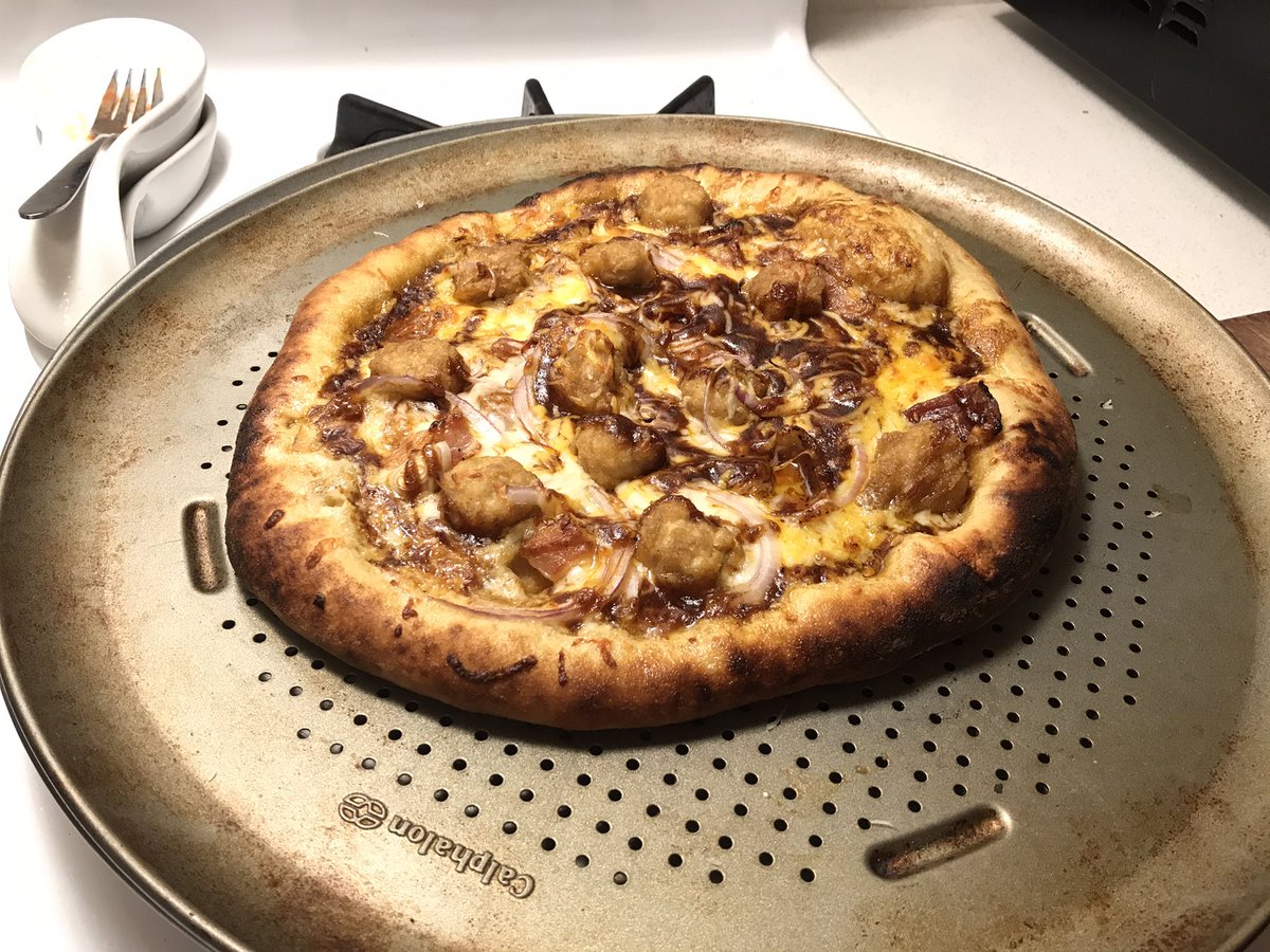 YenolamYaj's tweet image. Tonight we did our best Mellow Mushroom impression.  #devpizza