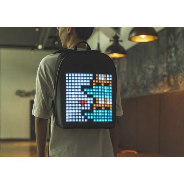 ビックカメラ Com 自分だけのオリジナルバックパックとして楽しめる ピクセルアートバックパックです バックパックに16 16のledピクセルアートのイラストやアニメーションを表示 アプリを使用することで さまざまなピクセルアートを表示できます