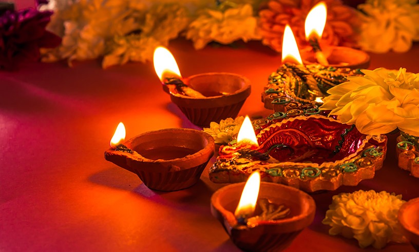 11_Simran_07's tweet photo. May this festival of light brings happiness and prosperity to all of us. Enjoy safely
#HappyDiwali2020
#HappyDhanteras https://t.co/OQYYM59tAa