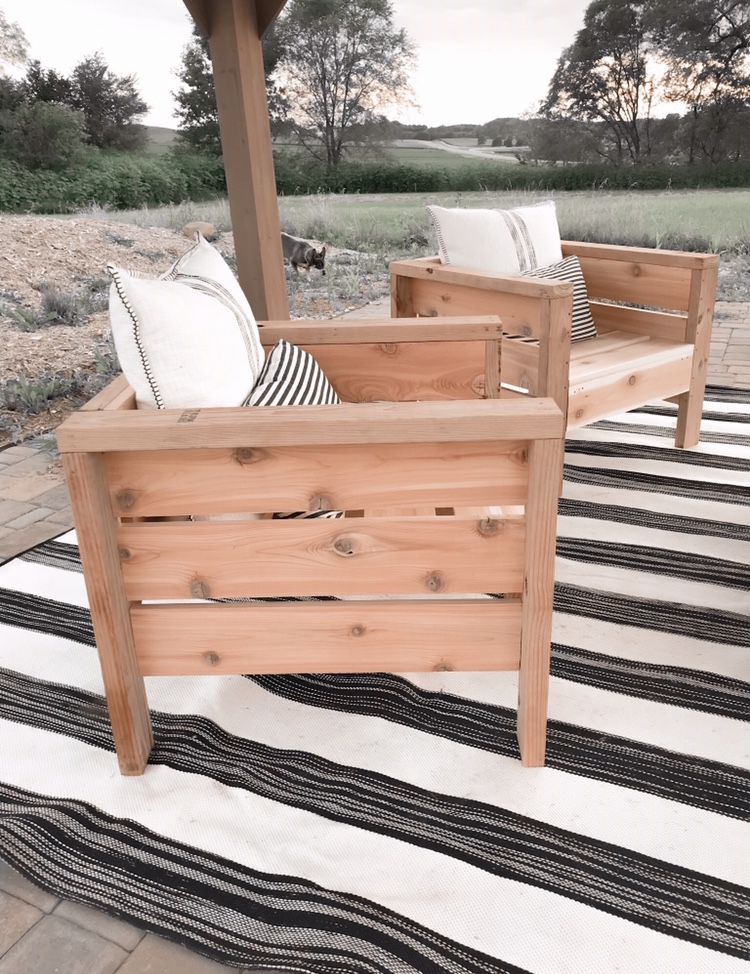 dmccedarrose's tweet photo. Rustic, handmade, and a perfect accent to any patio! Reminder to enter into our #CedarRoseSweepstakes for your chance to win this set! 
Visit our instagram page to enter!

🌲Sweepstakes ends 11/14 @ 10:00am PST.
Good Luck!🌲 https://t.co/u8mgLLzoUC