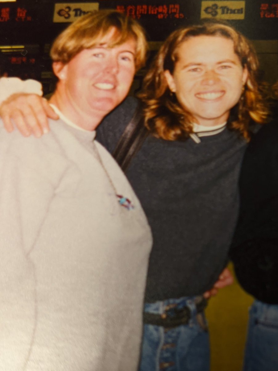 mitzthemitzer's tweet photo. So sorry to hear about the passing of my dear friend Kim Brozer. We played lots of Cdn, Futures and Asian Tour events together. She was a beautiful light in my life. A pic from Asia with @lizlate #whatfunwehad #RIPmyfriend https://t.co/iNVDQuUf3r