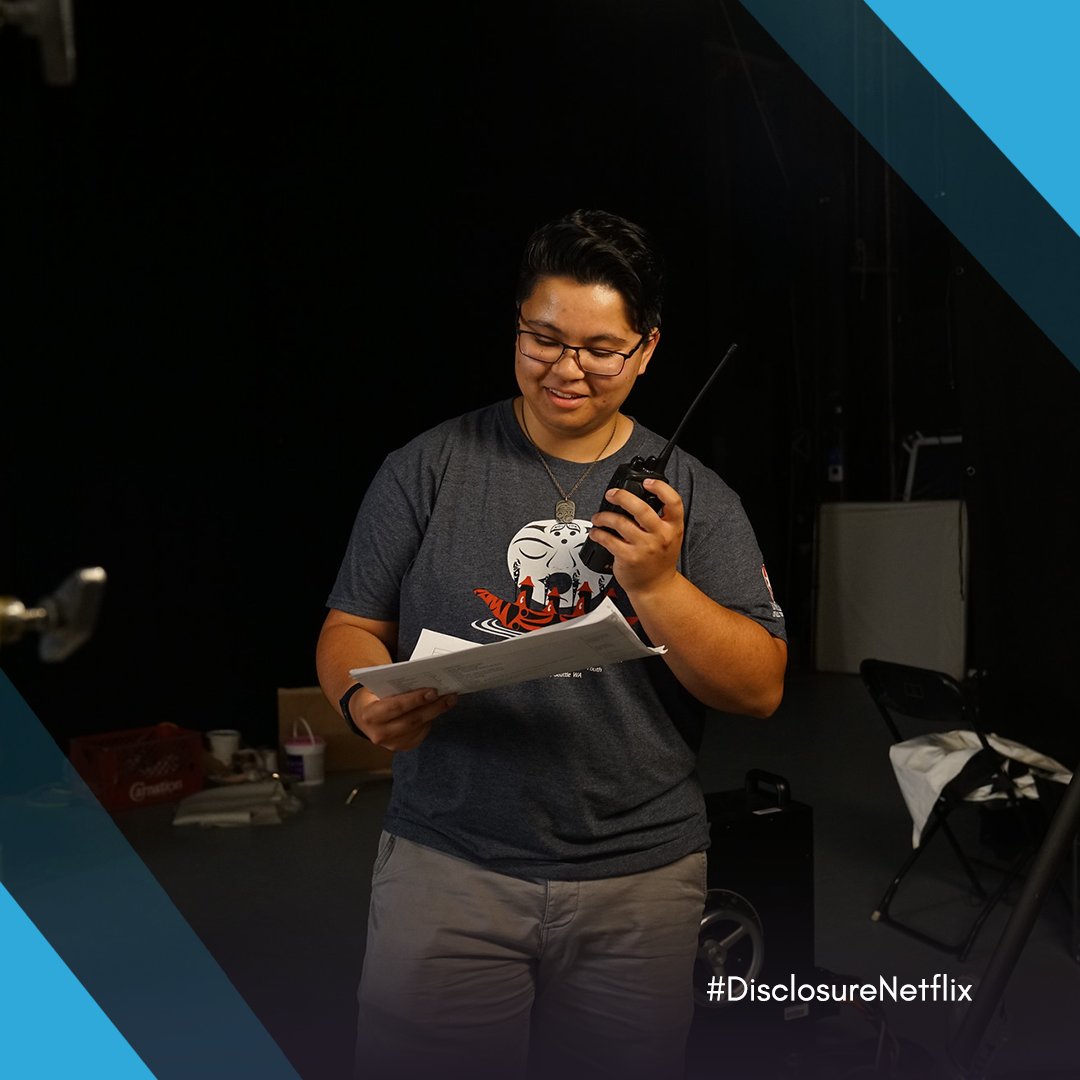 Disclosure_Doc's tweet photo. @glaad @Lavernecox @SamFederFilm @NetflixFilm @Most Mentorship and growth were guiding principles on the #DisclosureNetflix set, which allowed our Assistant Director Fellow Raven Two Feathers (@raven_two_feathers) to experience a different type of filmmaking.
#TransAwarenessWeek #DisclosureBTS w/ @GLAAD https://t.co/GEo8pH6TEE