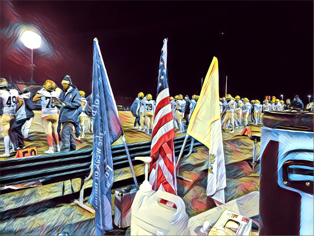 1063Sports's tweet photo. End of 3rd
@BDSaintsFB 21
@ZCSeagles 13 https://t.co/uCuv5rBgyf