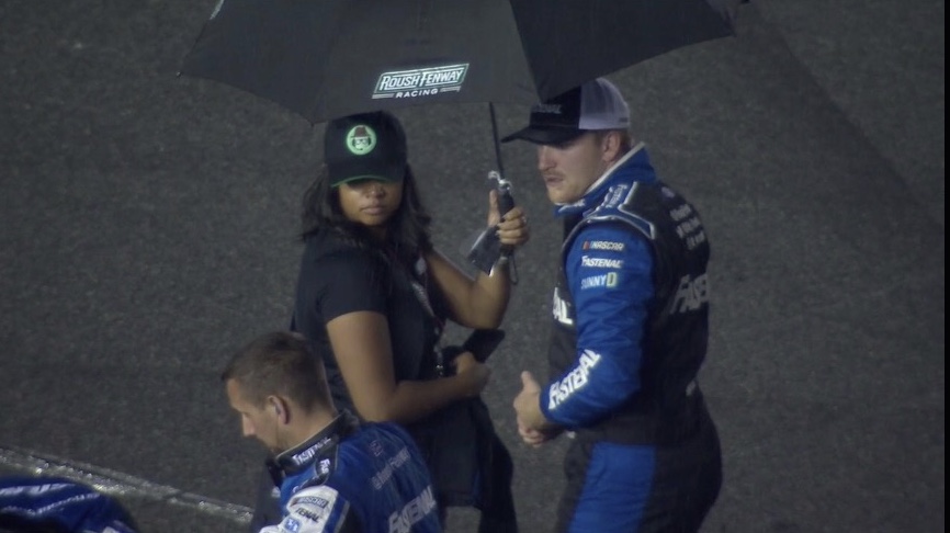 sydneifryson's tweet photo. Annnnd 36 races later the 🏁 waves on the 2020 #NASCAR season. It's been a C R A Z Y year -- but through it all, I've worked with some of the best colleagues in the biz @roushfenway 🤗
#RFRDriven 

Here's to 2021! https://t.co/zrALFzIYoz