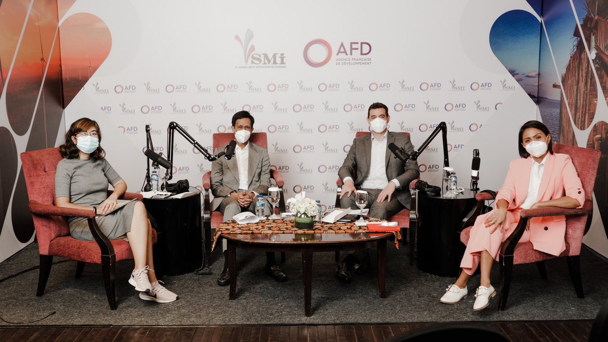 Afutami's tweet image. What are public development banks? Do they have a role during the pandemic-related recession in pushing the sustainable agenda? Listen to this video podcast where I talked with @EmmanuelBaudran AFD and Pak Edwin @ptsmiID.

youtu.be/ggjEK4J17q0
#FinanceinCommon2020