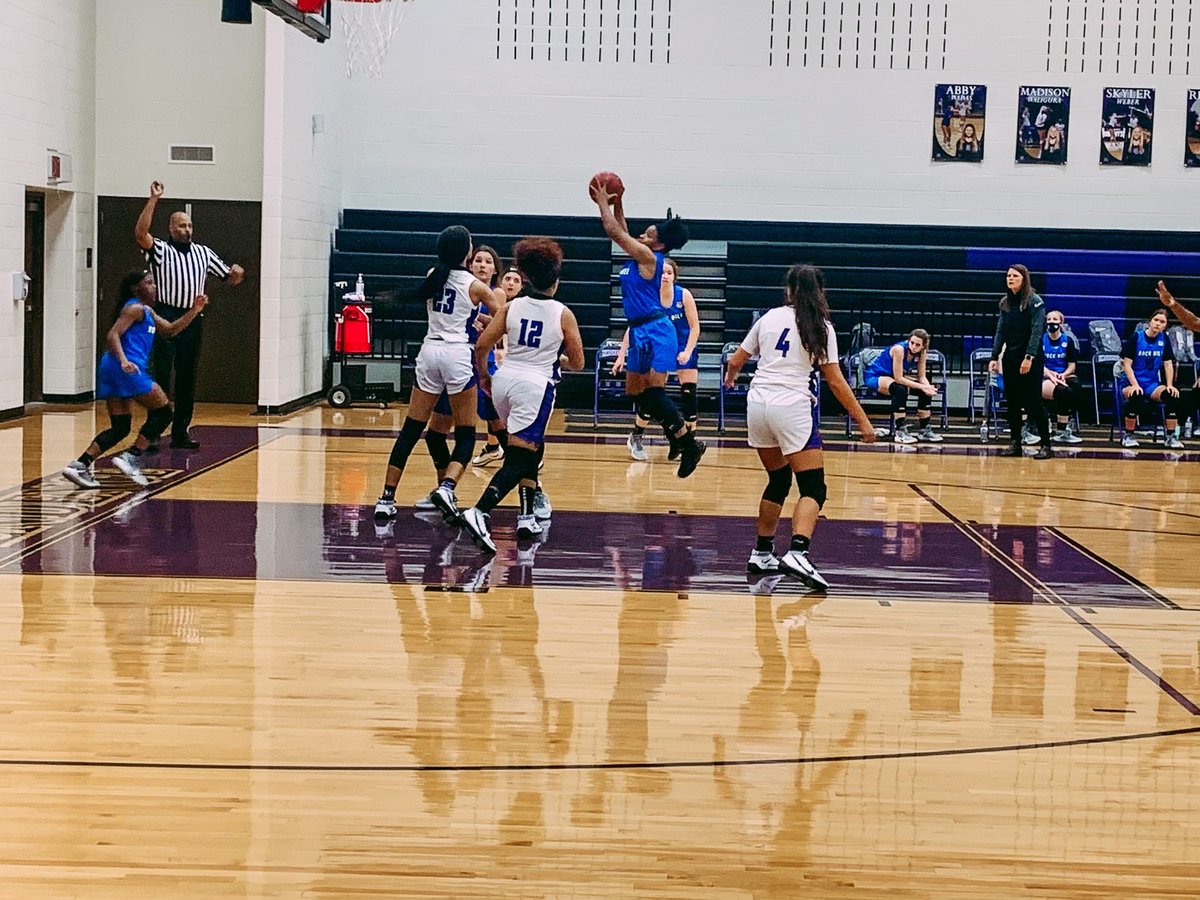 RockHillGBB's tweet photo. What a fight this group showed tonight!! Adversity hit &amp; they answered!! 3-0
Rock Hill-47 Independence - 44
#UNcommon https://t.co/ToS8oedkdU