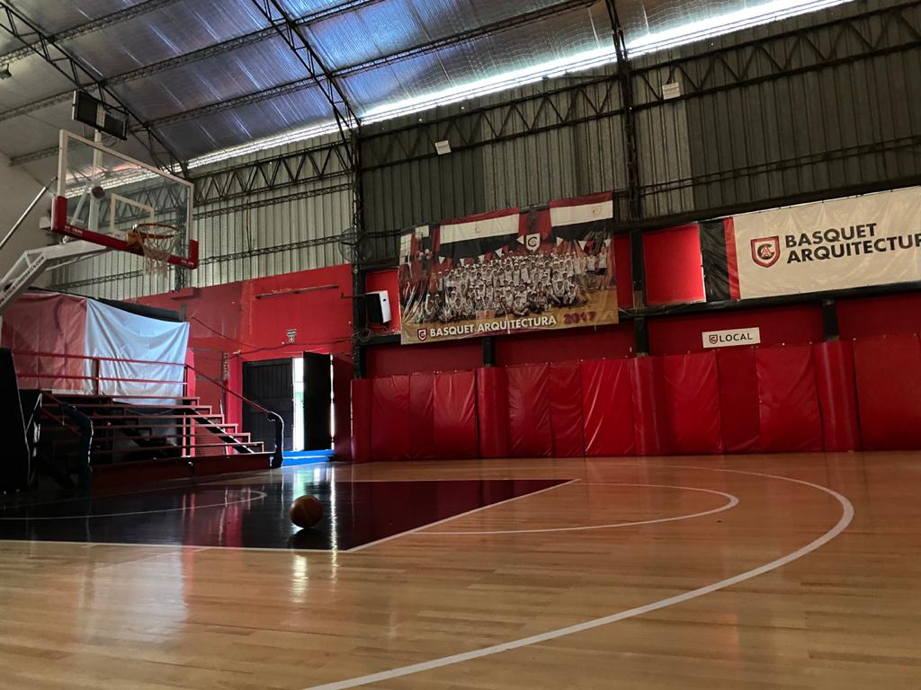 basquetarqui's tweet photo. 🏀 Luego de tanta espera, comienza a darse el tan ansiado regreso a la cancha. 
¿Vos ya volviste a entrenar? ¡Comentá tu experiencia! 🇾🇪 #Basquet #ArquiBasquet #ClubArquitectura #FEBAMBA @clubarqui @FEBAMBAok https://t.co/YBzonG4Ix5