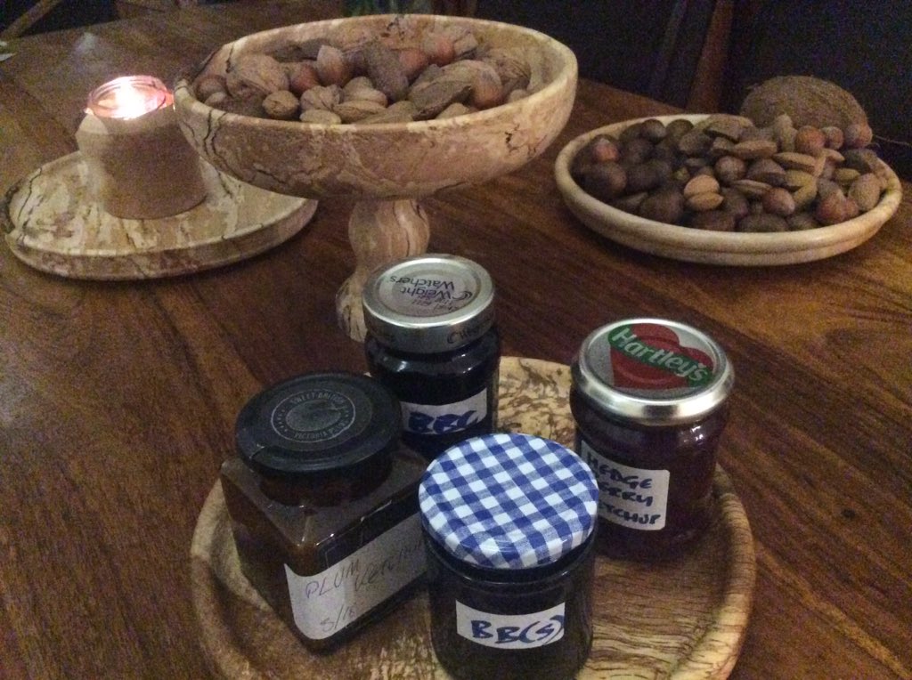 DrAmyBurns's tweet photo. Working @UlsterBizSchool doesn’t feel like work - it’s life and home. Today @phoeb dropped off her Dad’s produce and I was able to share French secrets ❣️ @PhoebeCarson - amazing cakes! #watchthisplace https://t.co/f8Kg9arkna