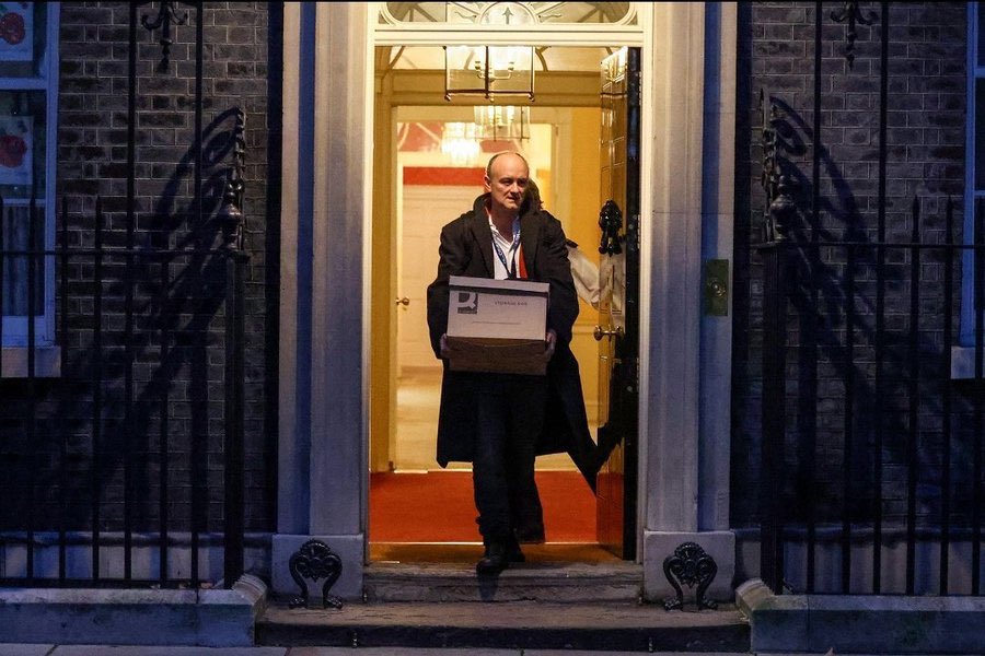 aroundthehouses's tweet photo. No Dominic I said ‘think outside the box’ not ‘think outside with the box!’ 😂😂 #ByeDom #DomGone #DominicCummnings https://t.co/DxPtB7JaGd