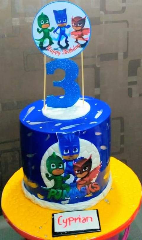 akighir_aver's tweet photo. Cake with us @aver cakes and pastries 08068554752, and thank us later. 
#yummy
#cakes
#sweetness
@NgunanMercy 
@EricaNlewedim 
@Lindy_Lindii 
@agi_foundation 
@SlayWit 
@MalikToheeb2 
@flofash 
@MI_Abaga 
@Hemlen26 
@barristertracy 
@inclusivefrnds 
@moaazelnagar1 
@davido https://t.co/QZtuHg4Lgi