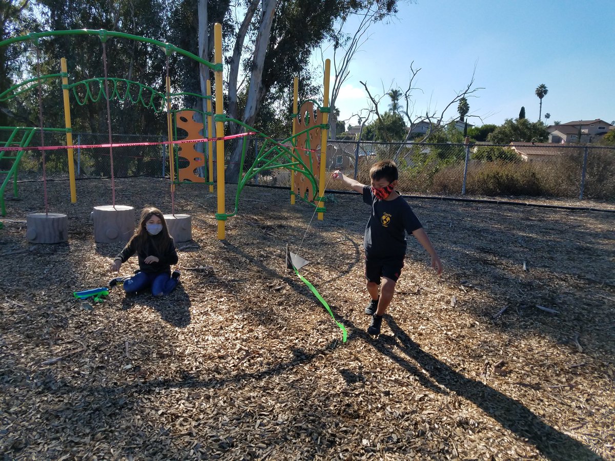 MsTCash1's tweet photo. Flying kites to find invisible forces @CasitaMagnet https://t.co/AffJFKCWMY