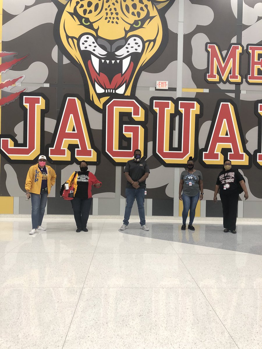 bre112266's tweet photo. All about that SWAC!!! Representing HBCU’s today @MeadMS_AISD for our last day of @GenerationTexas week. @Counseling_AISD #HBCUMade #MeadGenTX #HBCUGrad https://t.co/PquELBTPkG