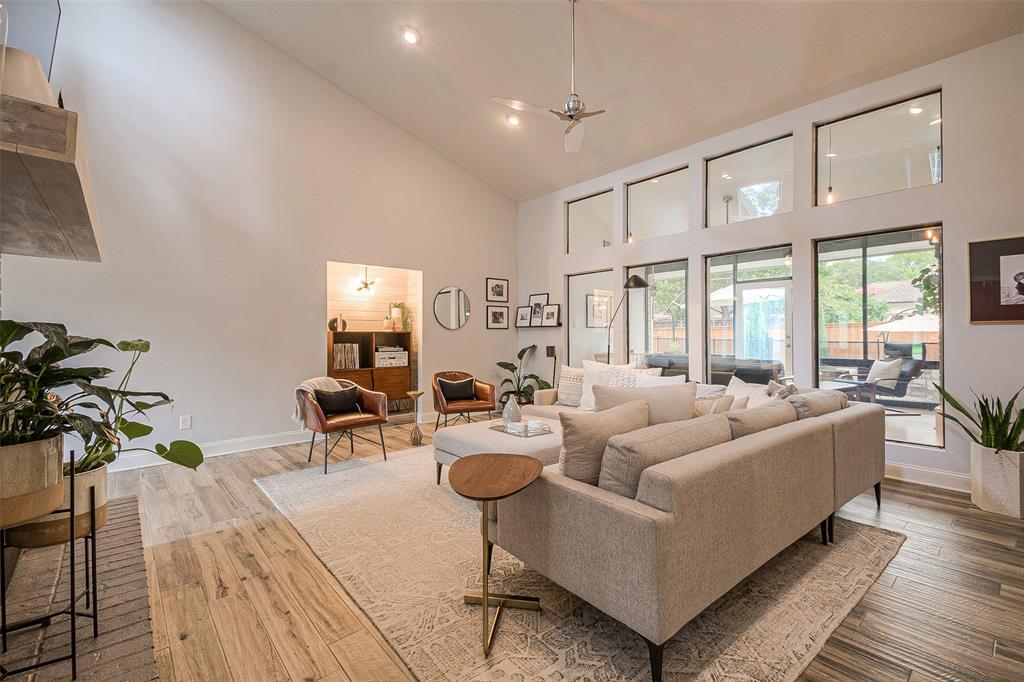 foundersre's tweet photo. What $800,000 dollars looks like in Dallas County 
4 beds | 3 baths | 3224 Sq. Ft. 
What do you think about this unique mid-century property in Dallas? https://t.co/VHFNhbSaJg