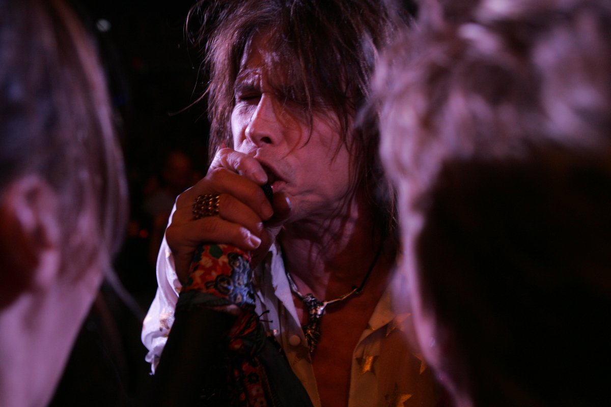 TargetCenterMN's tweet photo. On this day in #TargetCenter30 history, @Aerosmith played the arena in 2005 on their Rockin' the Joint Tour.
πΈ: @David_Sherman https://t.co/ezdUI5AdqB