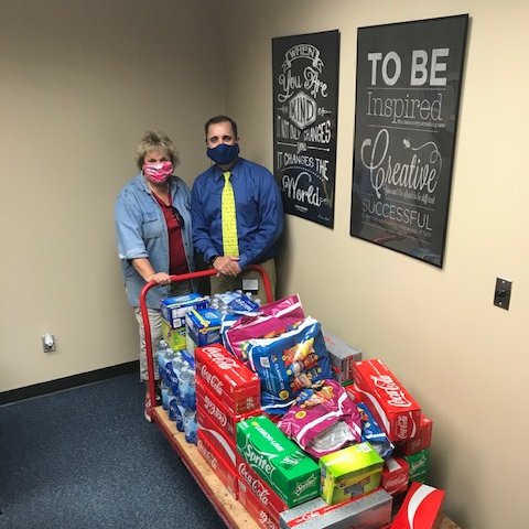 MPagano_24's tweet photo. We are so grateful for Ms. Gloria Cooper for her generous Teacher Swamp Donation! Thank You! #FrazierGators https://t.co/WRtvjwZx9g