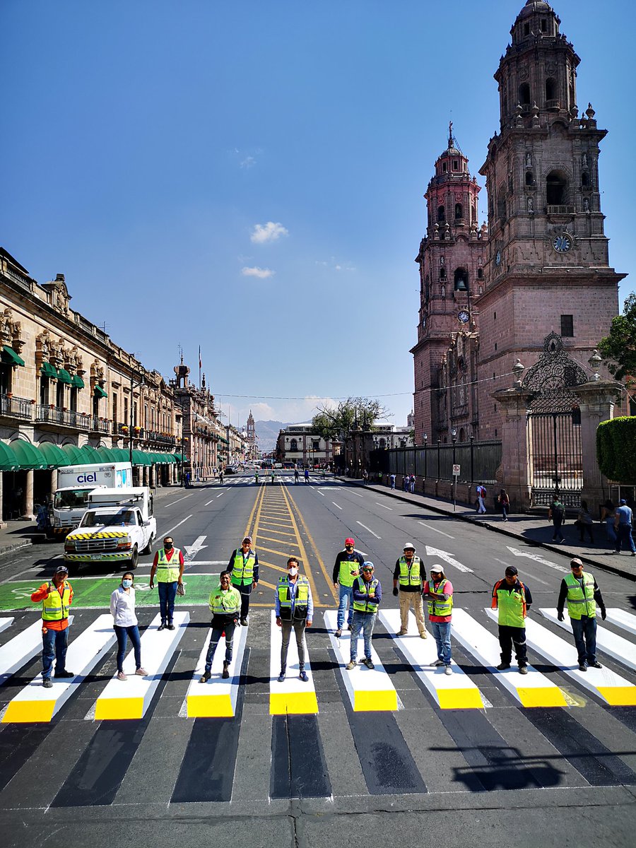 fquirozs's tweet photo. 🚸Previo a conmemorar el Día Mundial en Recuerdo de las Víctimas de Accidentes de Tráfico, en #Morelia una intervención peatonal.15/11/2020.

@semovep

#YaEsHora #TransformandoMorelia https://t.co/upT2nrJ2m8