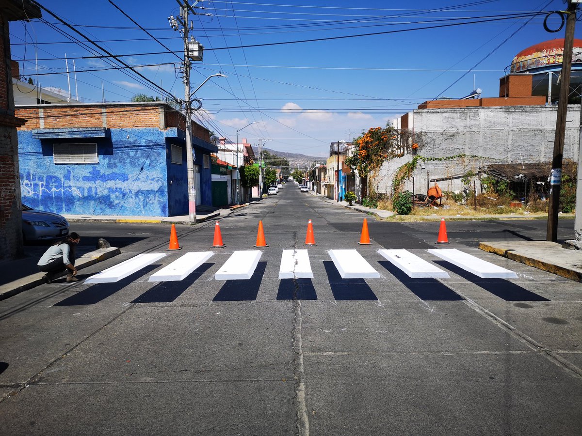 fquirozs's tweet photo. 🚸Previo a conmemorar el Día Mundial en Recuerdo de las Víctimas de Accidentes de Tráfico, en #Morelia una intervención peatonal.15/11/2020.

@semovep

#YaEsHora #TransformandoMorelia https://t.co/upT2nrJ2m8